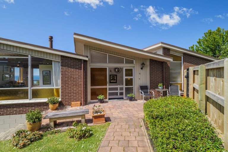 Photo of property in 4 Winston Place, Kew, Dunedin, 9012