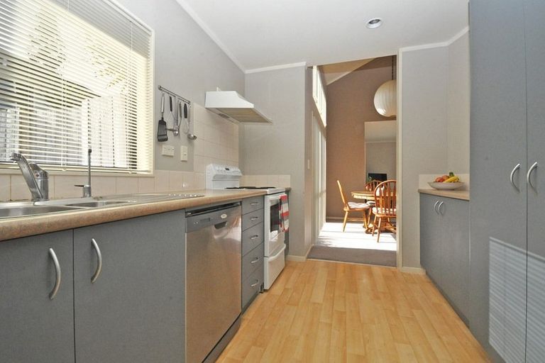 Photo of property in 2/65 Donald Street, Stanmore Bay, Whangaparaoa, 0932