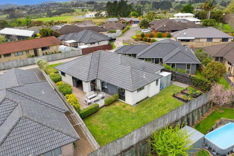 Photo of property in 17 Waterside Drive, Pyes Pa, Tauranga, 3112