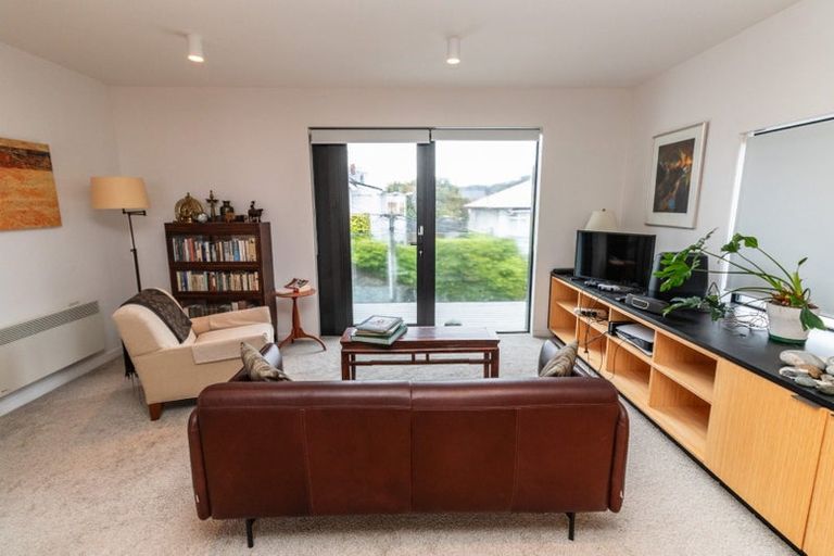 Photo of property in 76 Brougham Street, Mount Victoria, Wellington, 6011