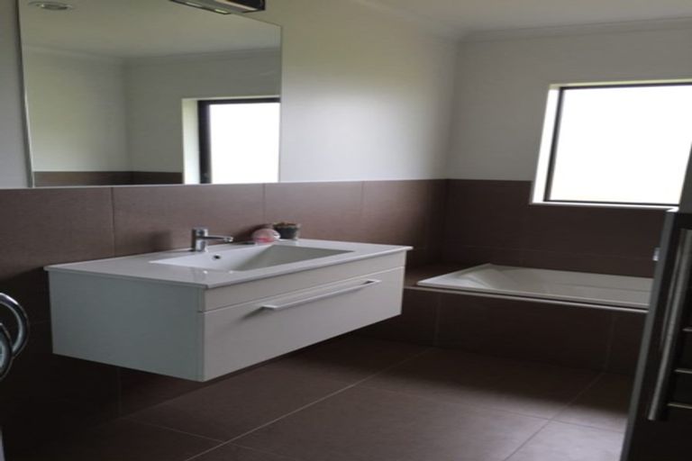 Photo of property in 12 Northbrook Glen, Flagstaff, Hamilton, 3210