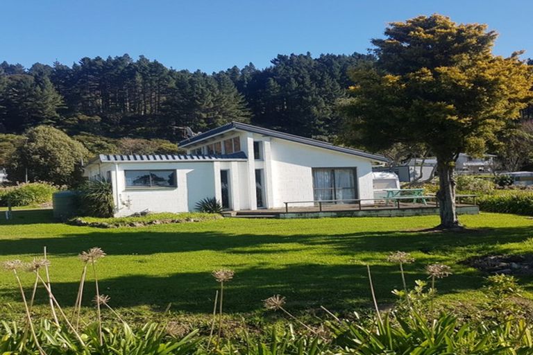 Photo of property in 2 Bolton Place, Hicks Bay, Tikitiki, 4087