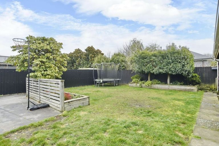 Photo of property in 57 Liverton Crescent, Bishopdale, Christchurch, 8053
