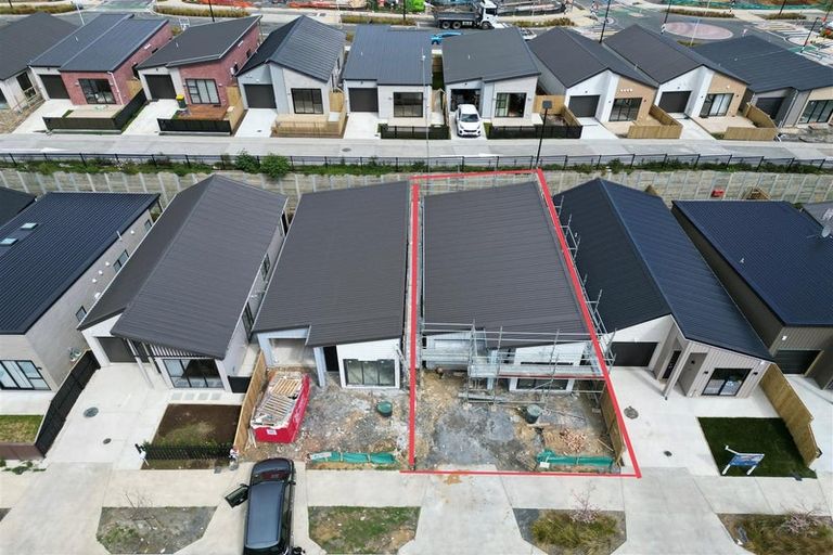 Photo of property in 71 Puwha Street, Massey, Auckland, 0614