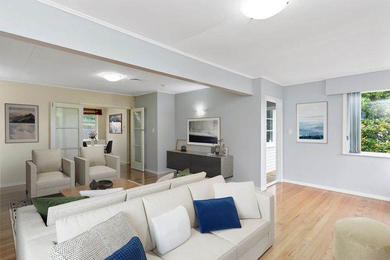 Photo of property in 61 Salford Street, Newlands, Wellington, 6037