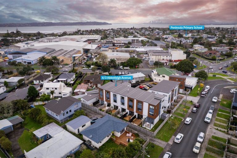 Photo of property in 6/3 Abbotleigh Avenue, Te Atatu Peninsula, Auckland, 0610