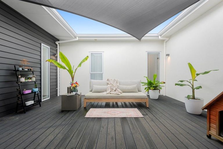 Photo of property in 10 Monaco Grove, Fitzherbert, Palmerston North, 4410