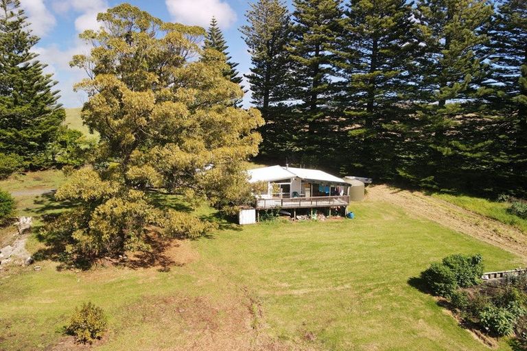 Photo of property in 3403 South Head Road, South Head, Helensville, 0874