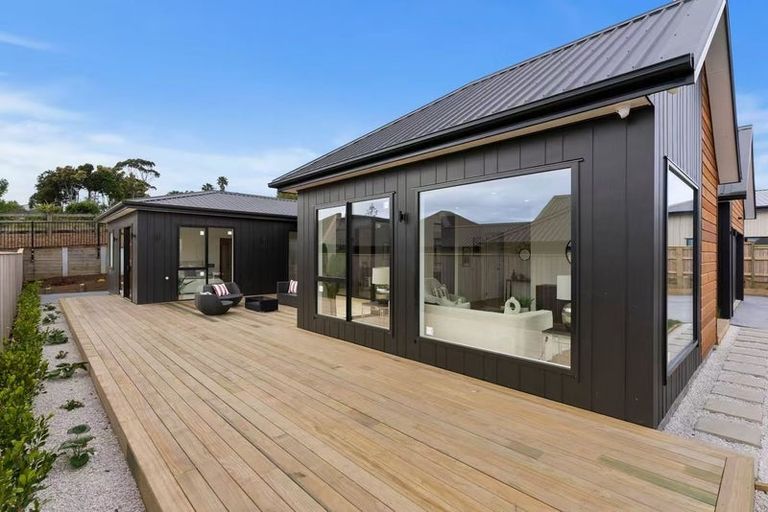 Photo of property in 25 Anehana Place, Stanmore Bay, Whangaparaoa, 0932