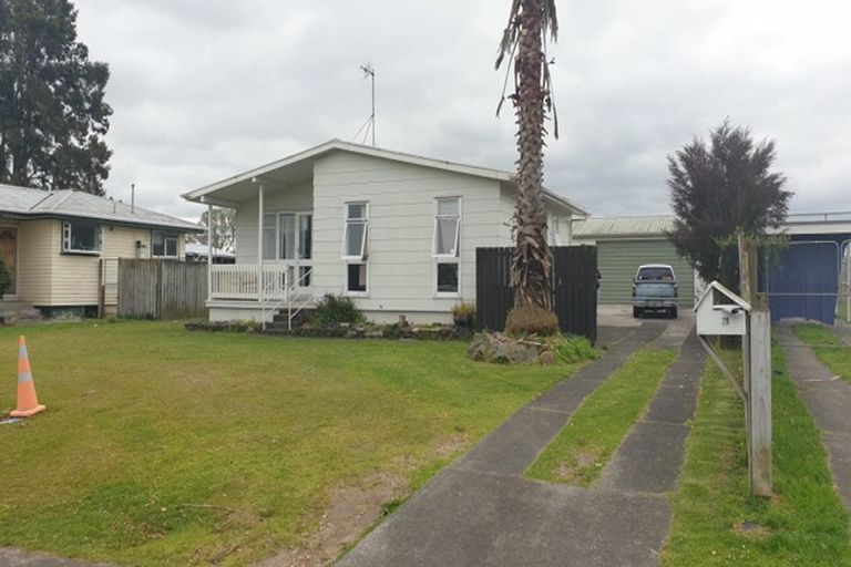 Photo of property in 70 Chichester Drive, Rosehill, Papakura, 2113