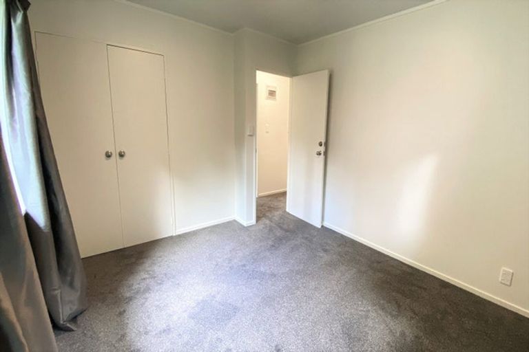 Photo of property in 15 Woodcote Drive, Glenfield, Auckland, 0629