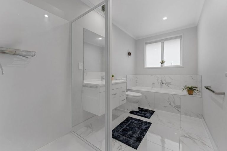 Photo of property in 16 Gibboney Place, Pokeno, 2402