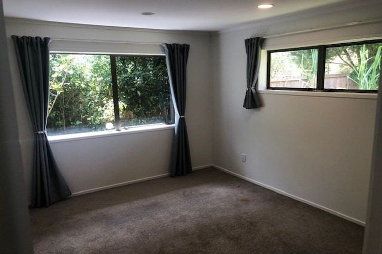 Photo of property in 21 Palliser Lane, Browns Bay, Auckland, 0630