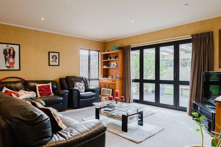 Photo of property in 15 Aspen Way, Kelvin Grove, Palmerston North, 4414