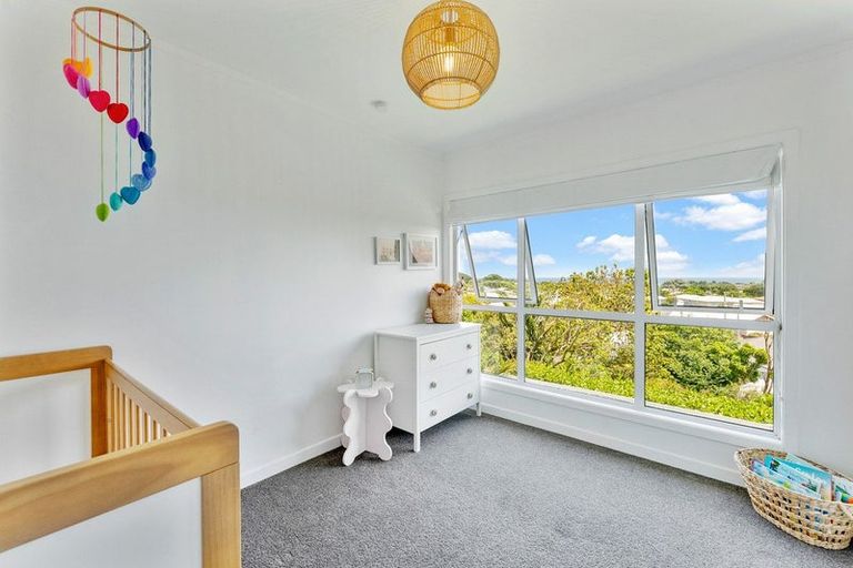 Photo of property in 13 Mount View Place, Spotswood, New Plymouth, 4310