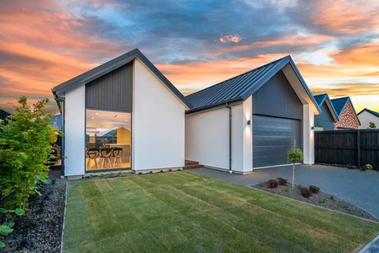 Photo of property in 96 Stationmasters Way, Prebbleton, 7604