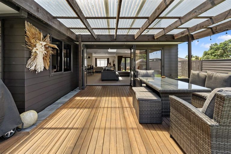 Photo of property in 2 Shaun Close, Papamoa Beach, Papamoa, 3118