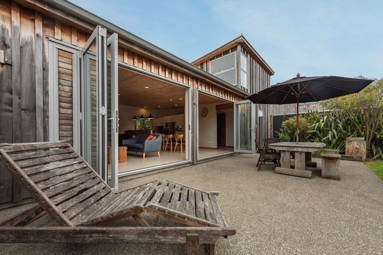 Photo of property in 29a Greenaway Road, Waikanae, 5036