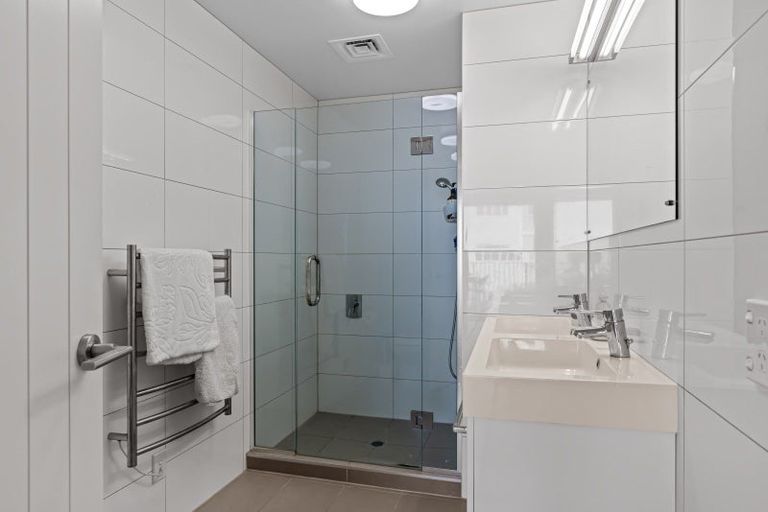 Photo of property in 30 Eaves Bush Parade, Orewa, 0931