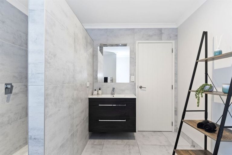 Photo of property in 19 Puhirake Crescent, Pyes Pa, Tauranga, 3112