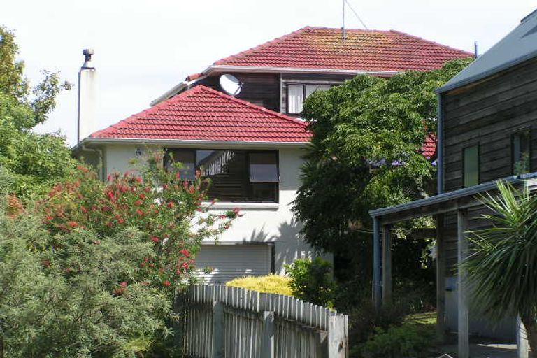 Photo of property in 2/65 Gladstone Road, Northcote, Auckland, 0627