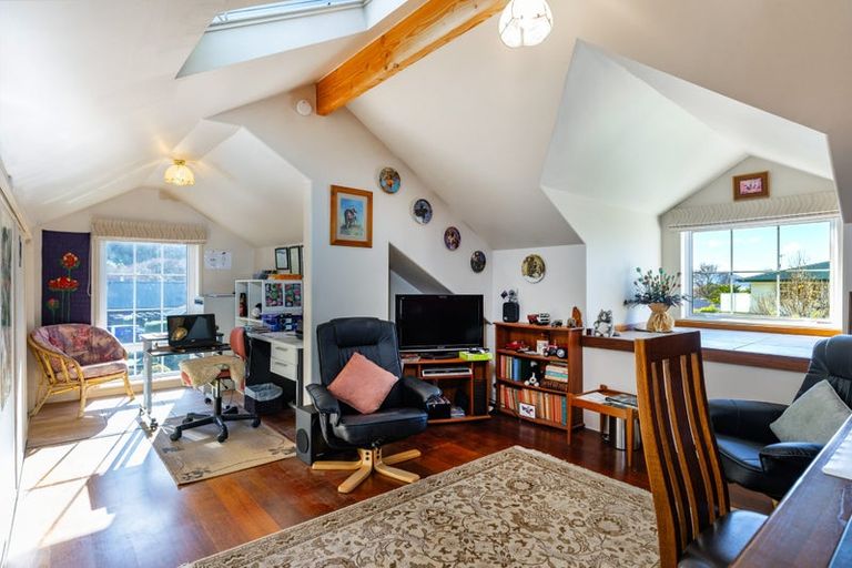 Photo of property in 16 Huia Street, Waikawa, Picton, 7220
