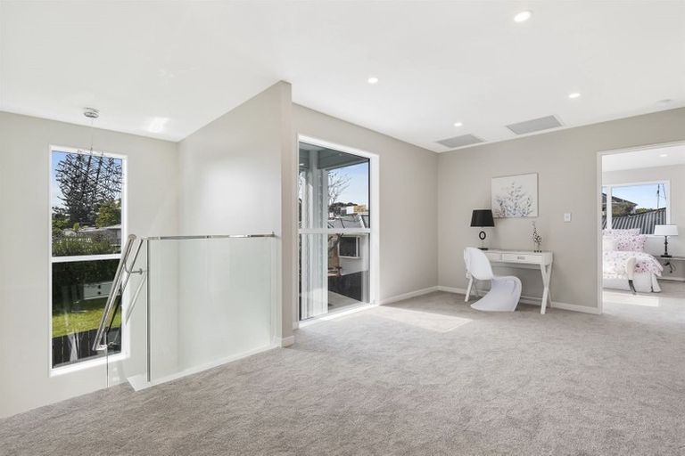 Photo of property in 538a Glenfield Road, Glenfield, Auckland, 0629