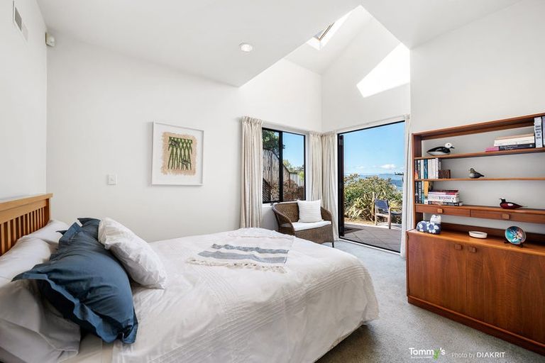 Photo of property in 9a Wadestown Road, Wadestown, Wellington, 6012