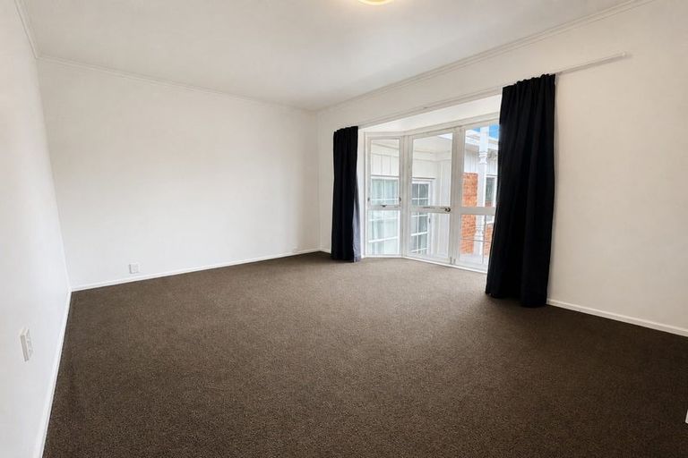 Photo of property in 43 Hallberry Road, Mangere East, Auckland, 2024