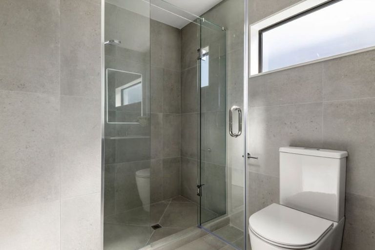 Photo of property in 2/1 Egremont Street, Belmont, Auckland, 0622