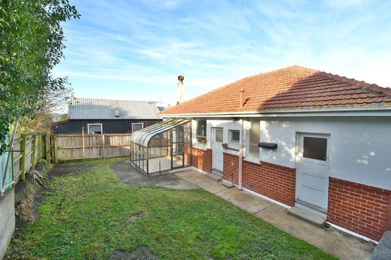 Photo of property in 52 Hawthorn Avenue, Mornington, Dunedin, 9011