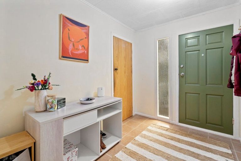 Photo of property in 6 Walker Avenue, Paremata, Porirua, 5026