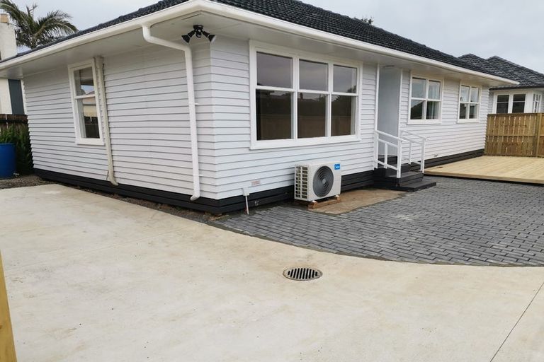 Photo of property in 15b Rimu Road, Mangere Bridge, Auckland, 2022