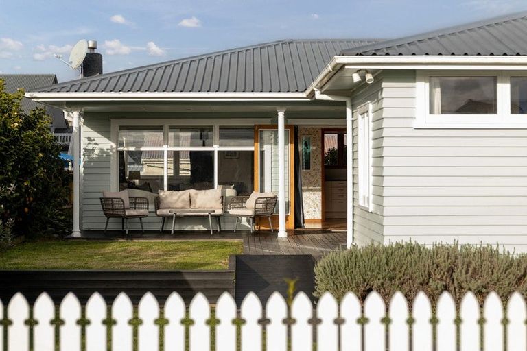 Photo of property in 8a Short Street, Otumoetai, Tauranga, 3110