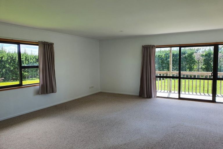 Photo of property in 144 Taupaki Road, Taupaki, Henderson, 0782