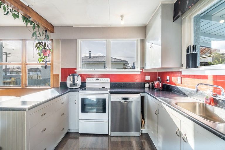 Photo of property in 17 Durham Street, Winton, 9720