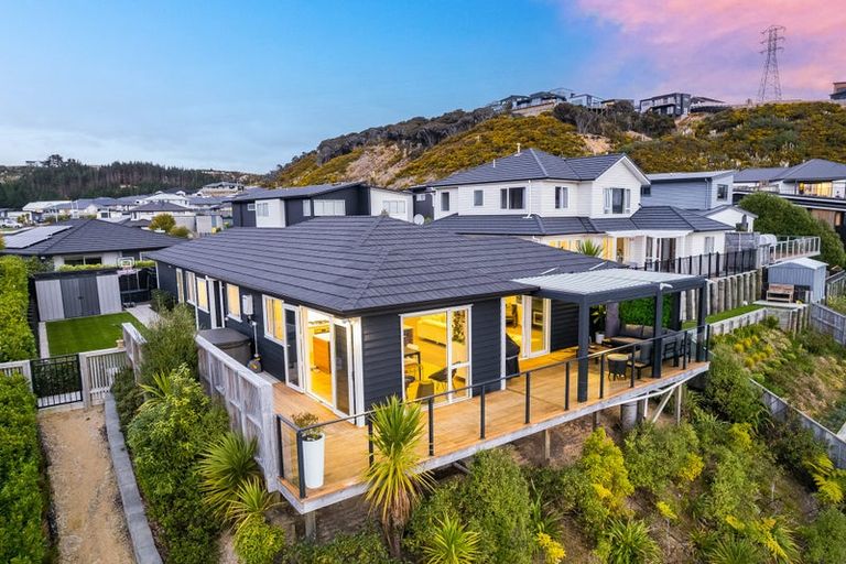 Photo of property in 156 Navigation Drive, Whitby, Porirua, 5024