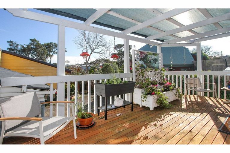 Photo of property in 1/162 Deep Creek Road, Torbay, Auckland, 0630