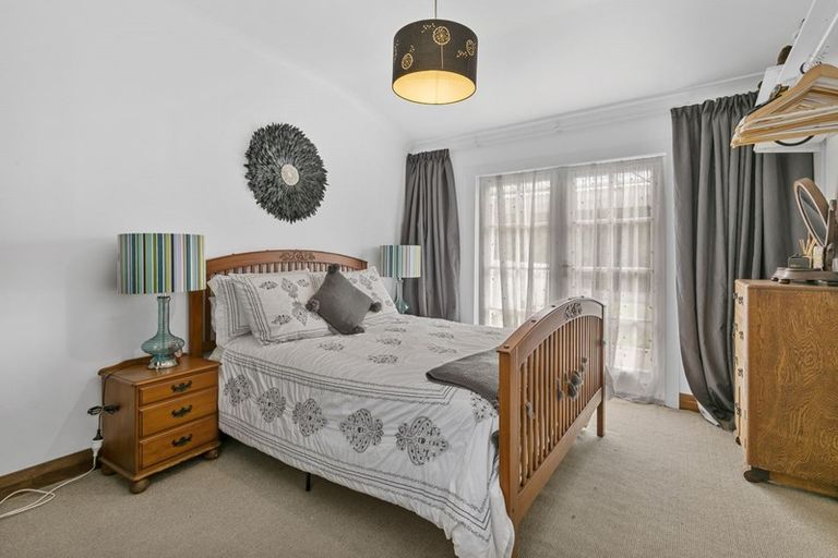 Photo of property in 457 Stokes Valley Road, Stokes Valley, Lower Hutt, 5019