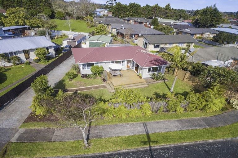 Photo of property in 19 Koru Street, Mangere Bridge, Auckland, 2022