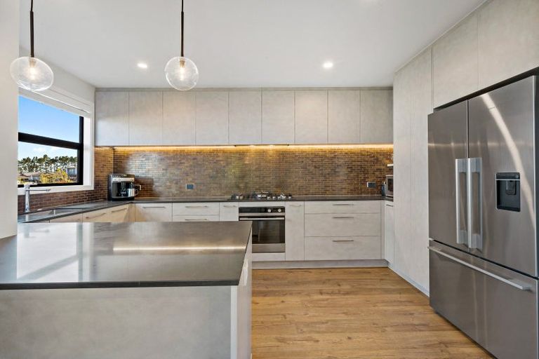 Photo of property in 3 Podgora Avenue, Kumeu, 0810