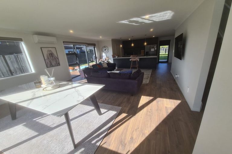 Photo of property in 2 Winstone House Road, Paerata, 2124