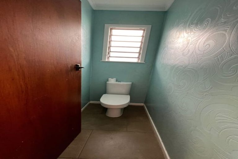 Photo of property in 9 Lewis Road, Pakuranga, Auckland, 2010