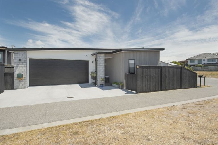 Photo of property in 6 Huanui Close, Papamoa Beach, Papamoa, 3118