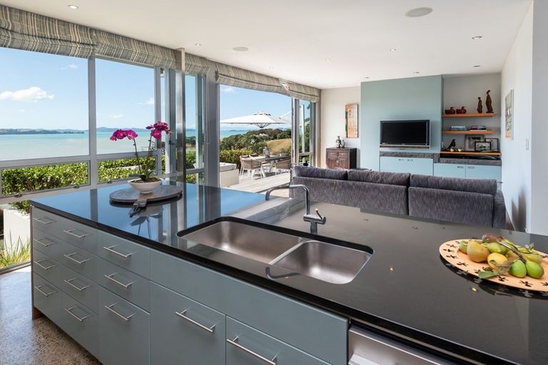 Photo of property in 848 Clevedon Kawakawa Road, Clevedon, Papakura, 2585