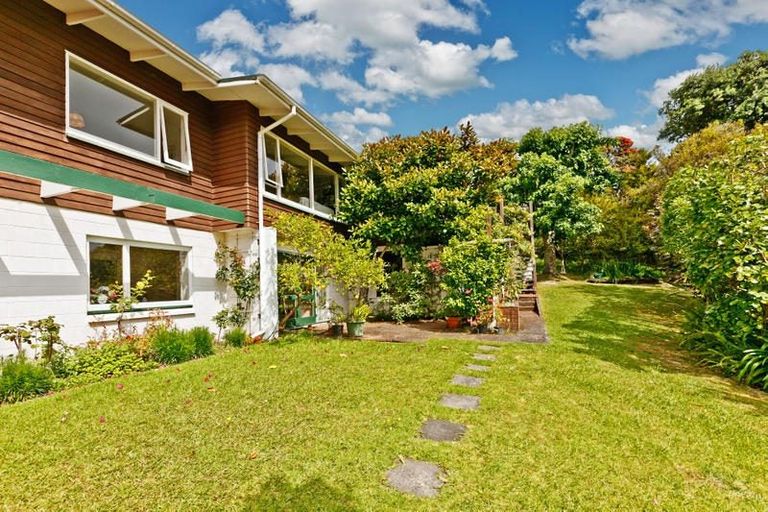 Photo of property in 3 Chevron Place, Castor Bay, Auckland, 0620