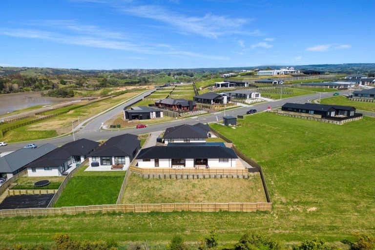 Photo of property in 45 Ridge Drive, Omokoroa, 3114