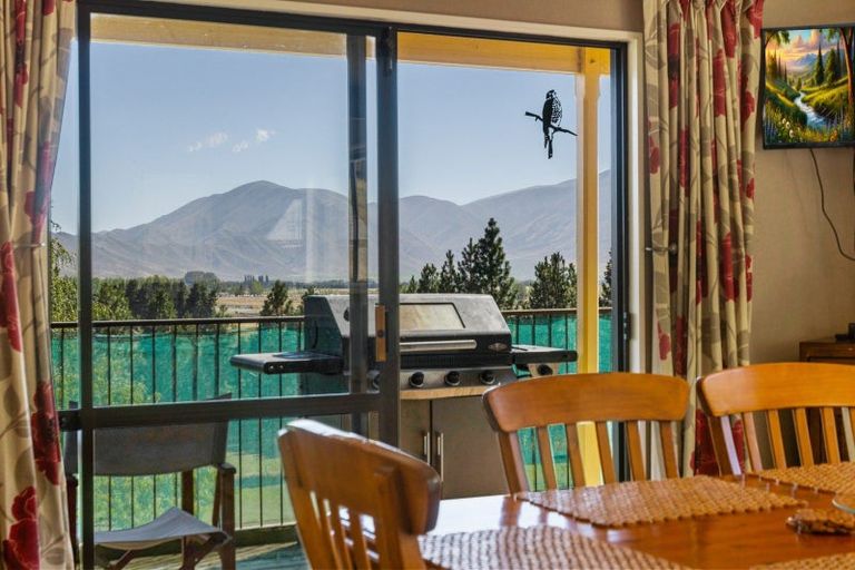 Photo of property in 24 Ahuriri Drive, Omarama, 9412