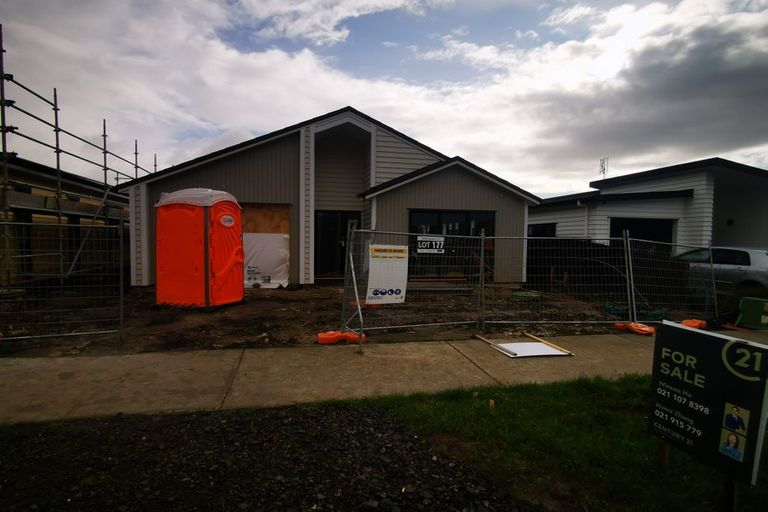 Photo of property in 3 Tuangi Street, Long Bay, Auckland, 0630