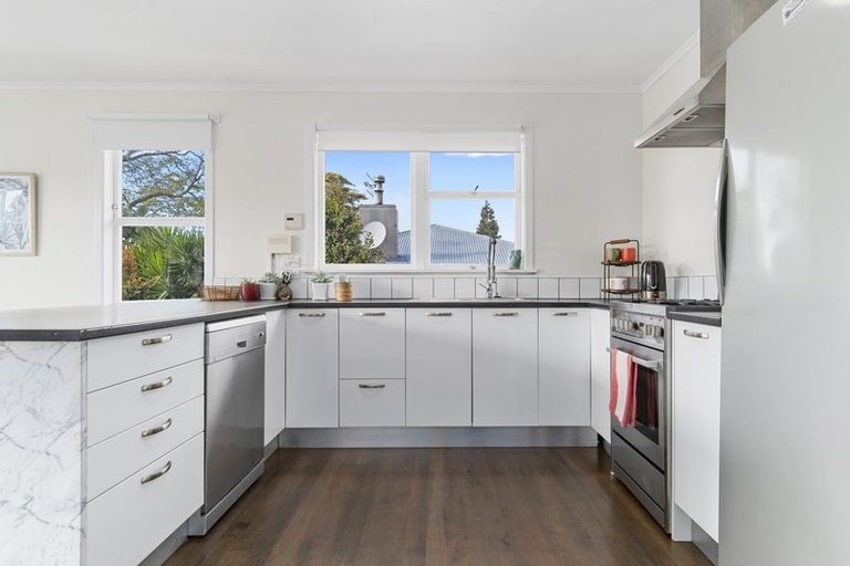 Photo of property in 90 Bellevue Road, Brookfield, Tauranga, 3110